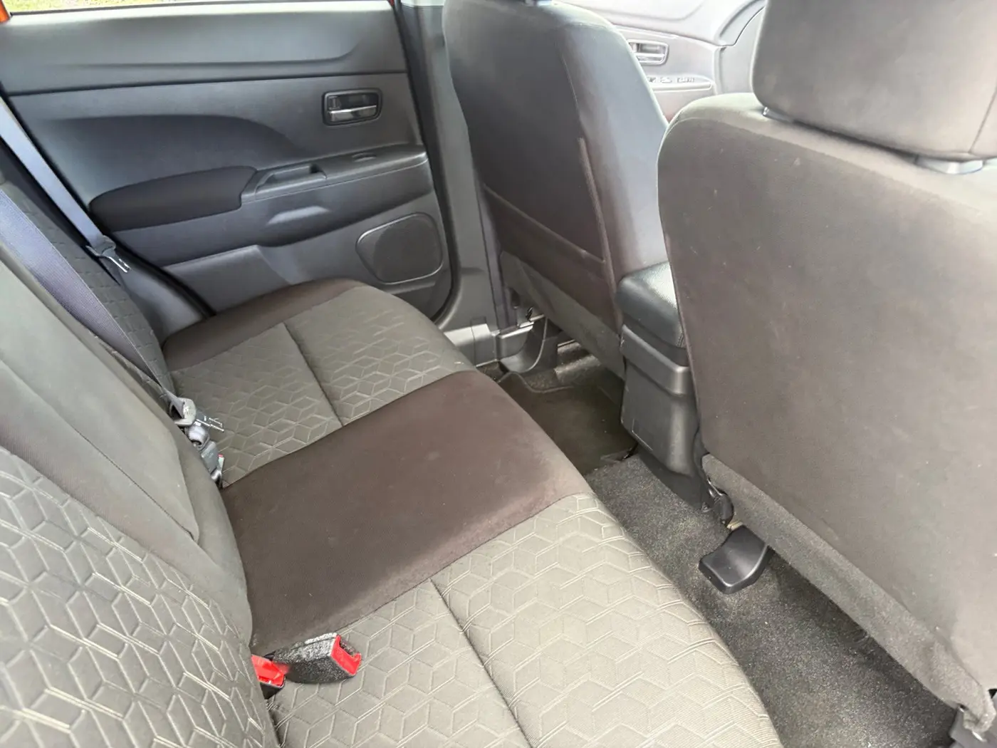 2024 Mitsubishi Outlander - $17,300