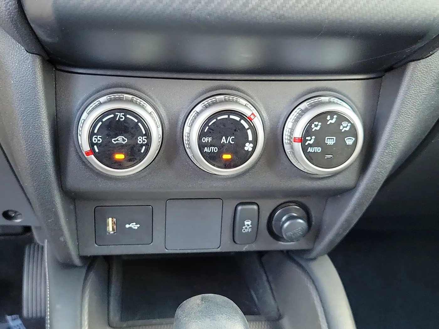 2025 Mitsubishi Outlander - $19,880