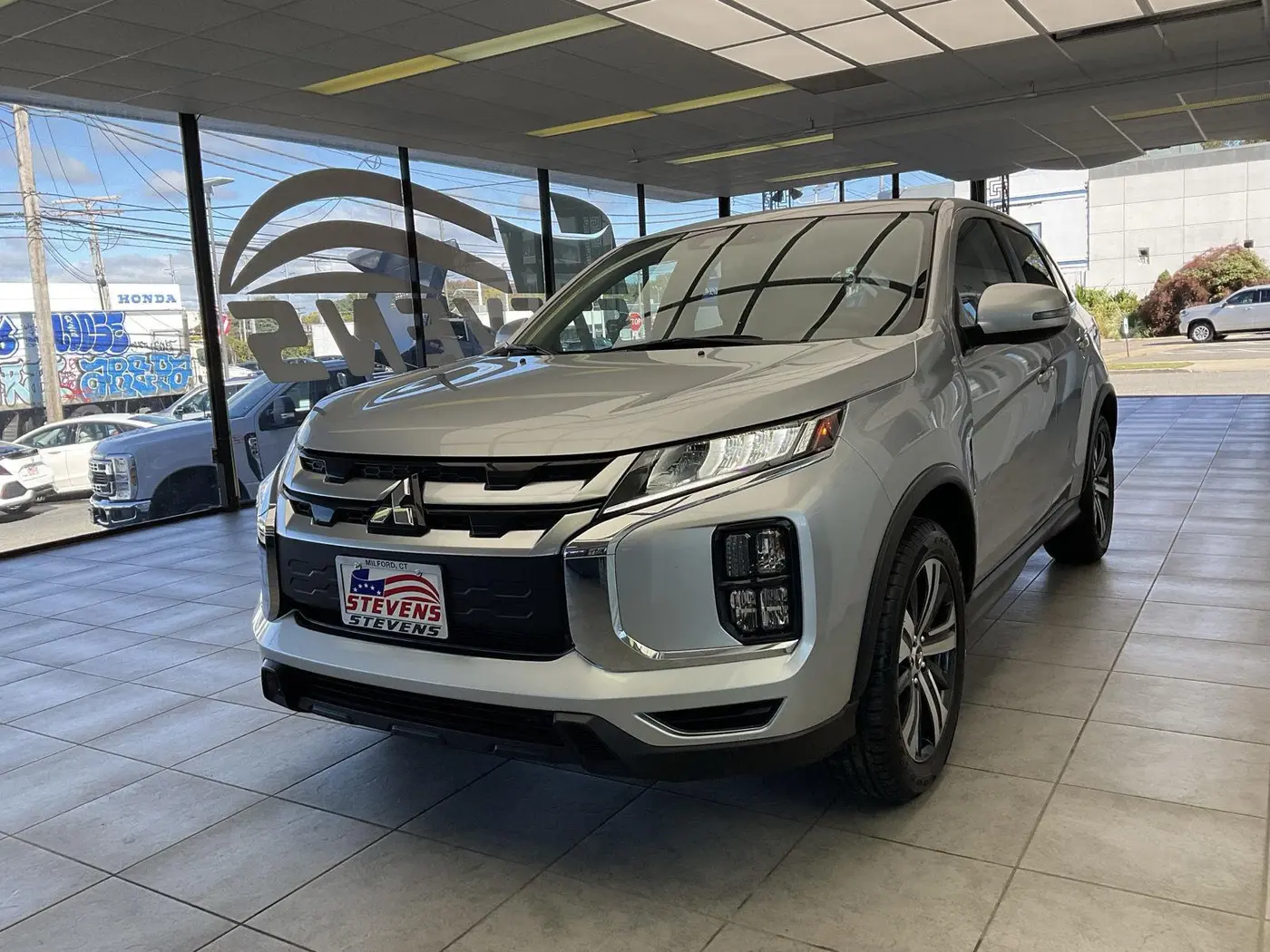 2025 Mitsubishi Outlander - $17,995