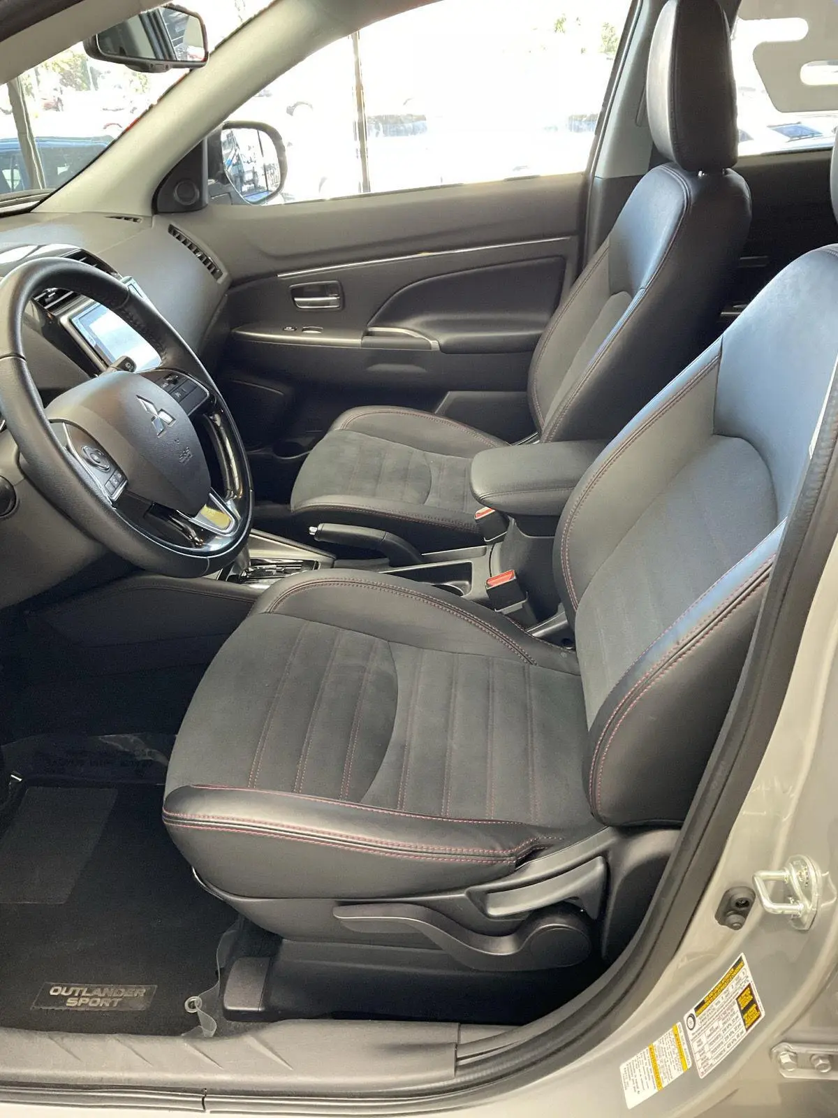 2025 Mitsubishi Outlander - $17,995