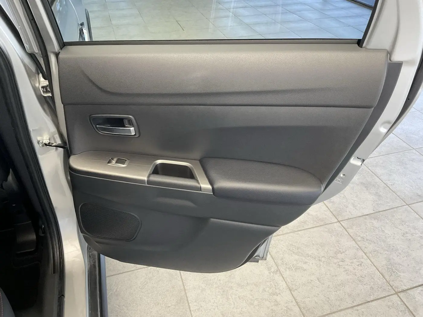 2025 Mitsubishi Outlander - $17,995