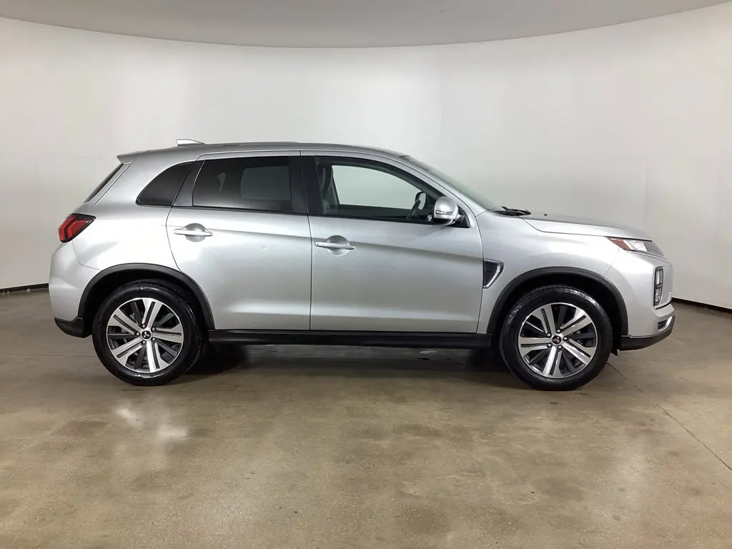 2024 Mitsubishi Outlander - $17,564