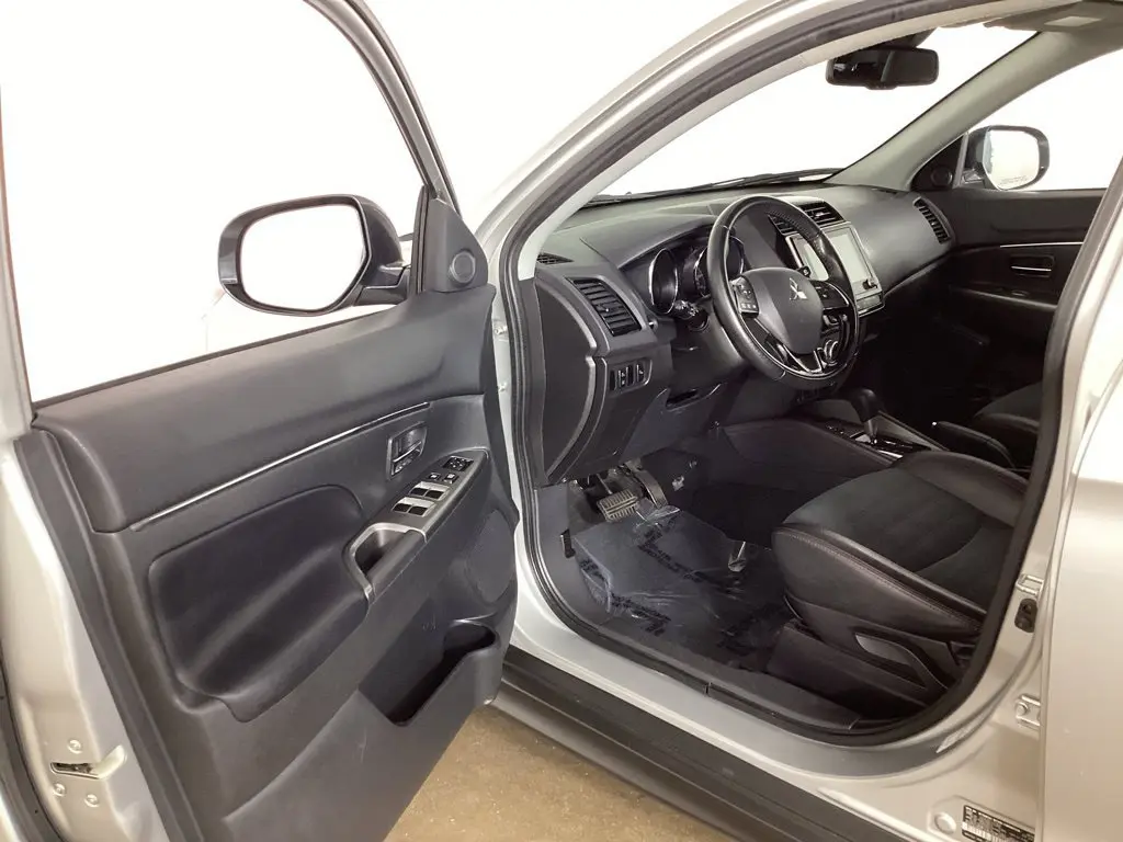 2024 Mitsubishi Outlander - $17,564