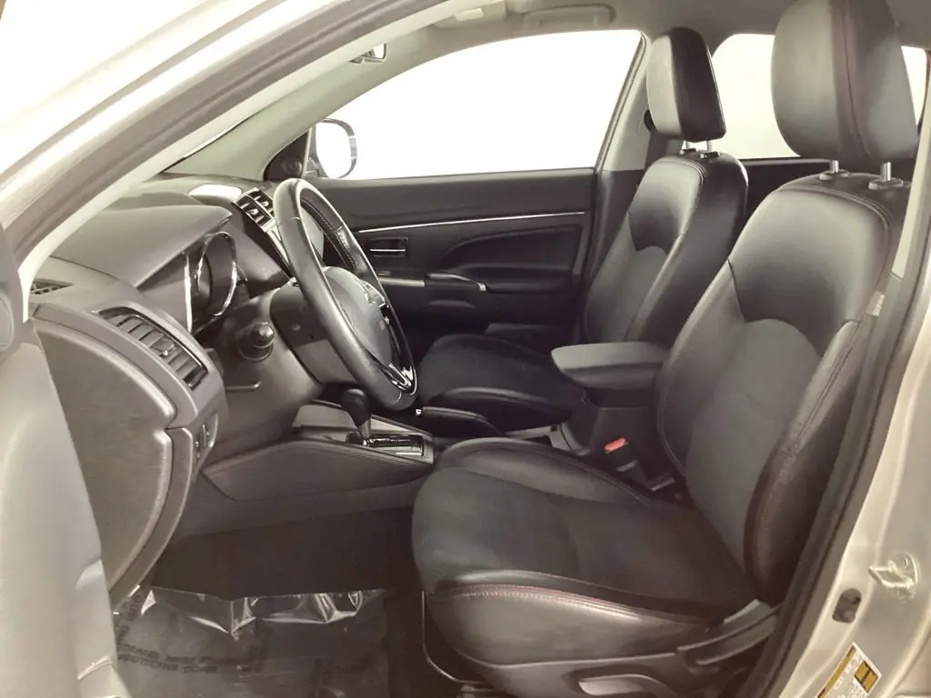 2024 Mitsubishi Outlander - $17,564