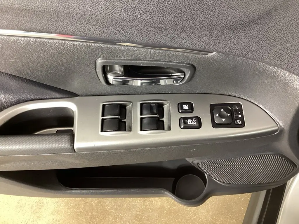 2024 Mitsubishi Outlander - $17,564