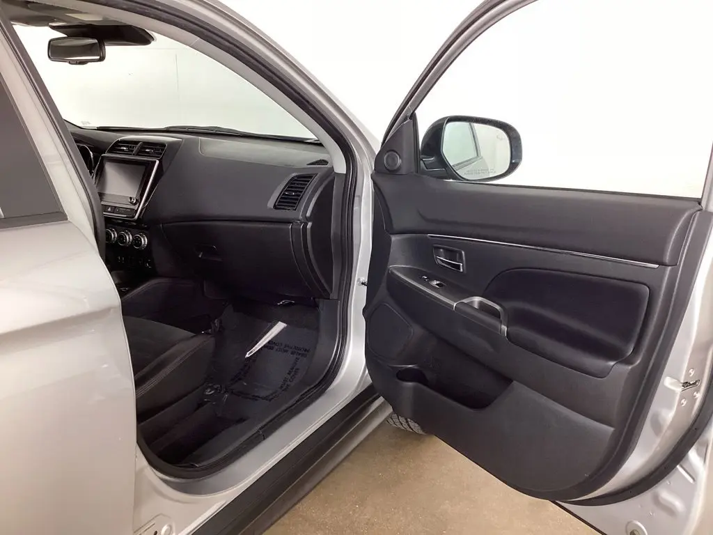 2024 Mitsubishi Outlander - $17,564