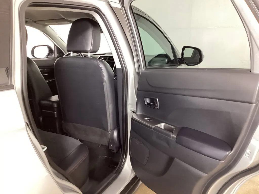 2024 Mitsubishi Outlander - $17,564