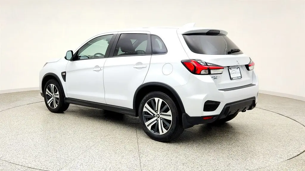2024 Mitsubishi Outlander - $17,995