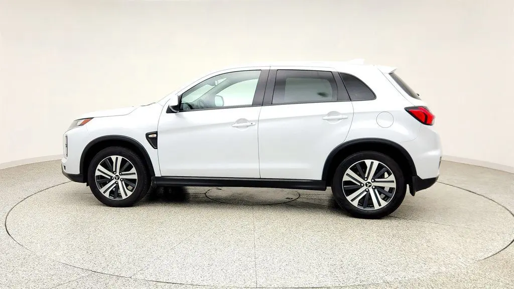 2024 Mitsubishi Outlander - $17,995