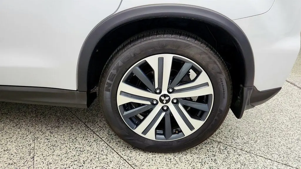 2024 Mitsubishi Outlander - $17,995