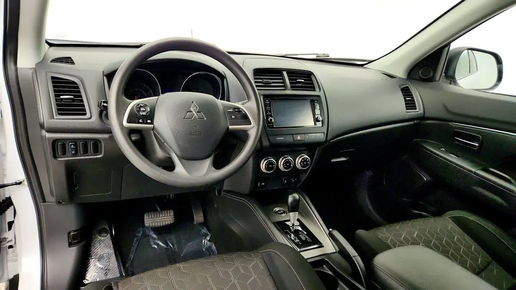 2024 Mitsubishi Outlander - $17,995