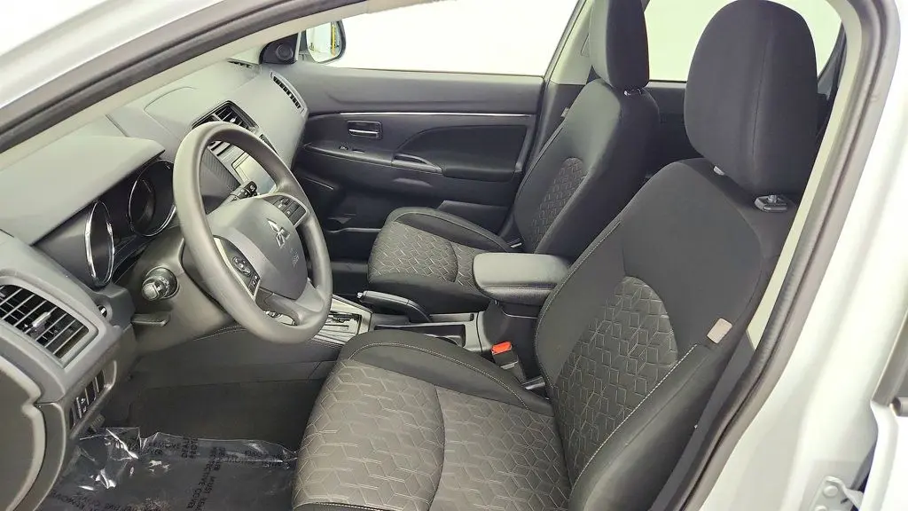 2024 Mitsubishi Outlander - $17,995