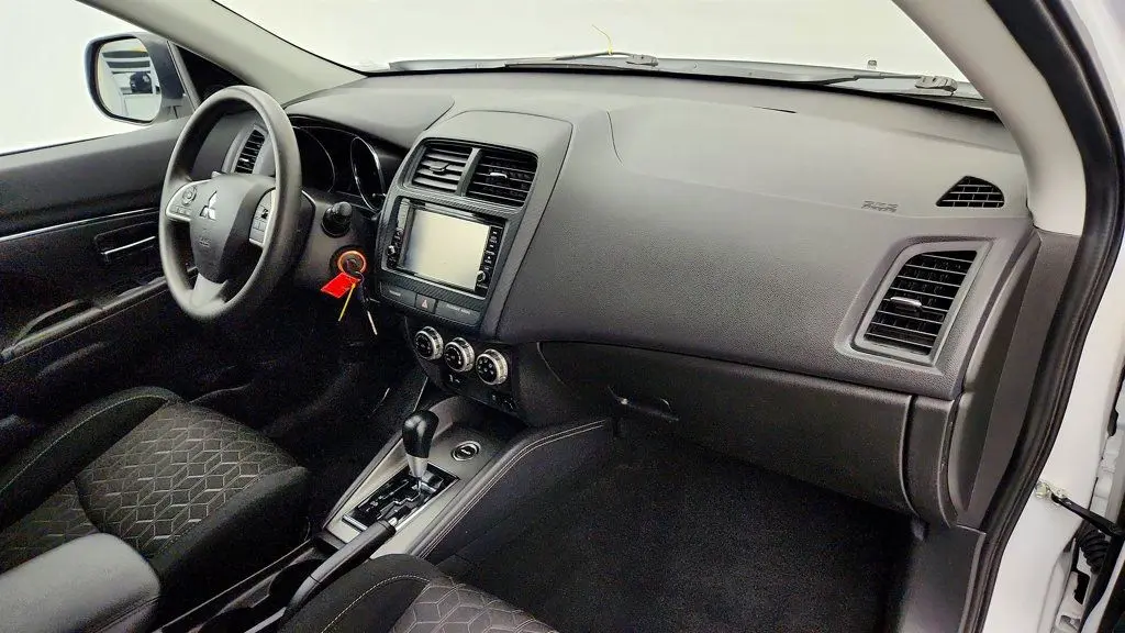 2024 Mitsubishi Outlander - $17,995