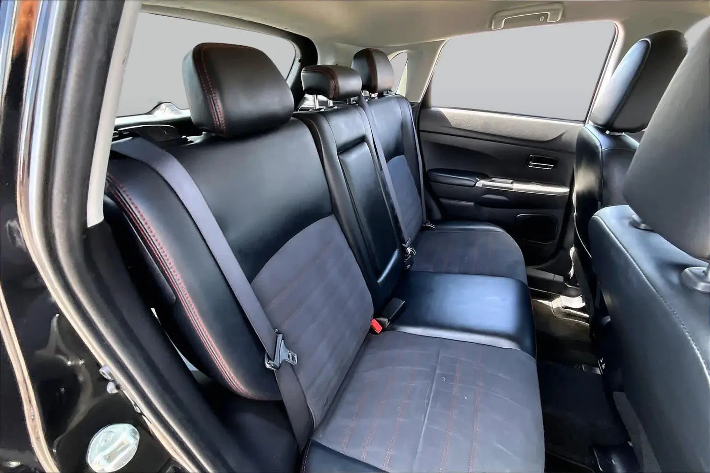 2024 Mitsubishi Outlander - $15,971