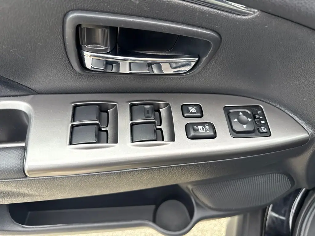 2024 Mitsubishi Outlander - $18,900
