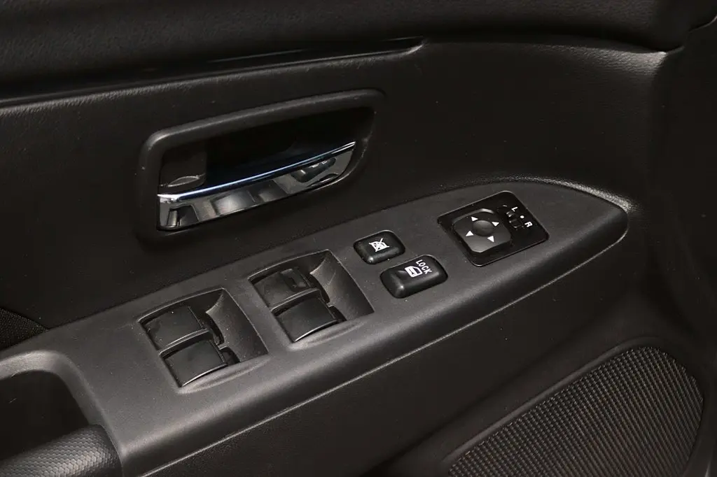 2025 Mitsubishi Outlander - $21,487