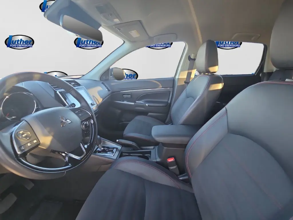 2025 Mitsubishi Outlander