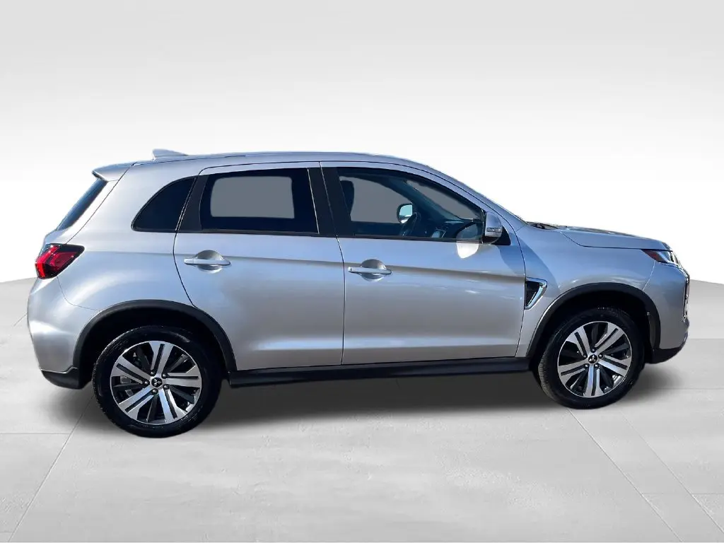 2025 Mitsubishi Outlander - $20,975