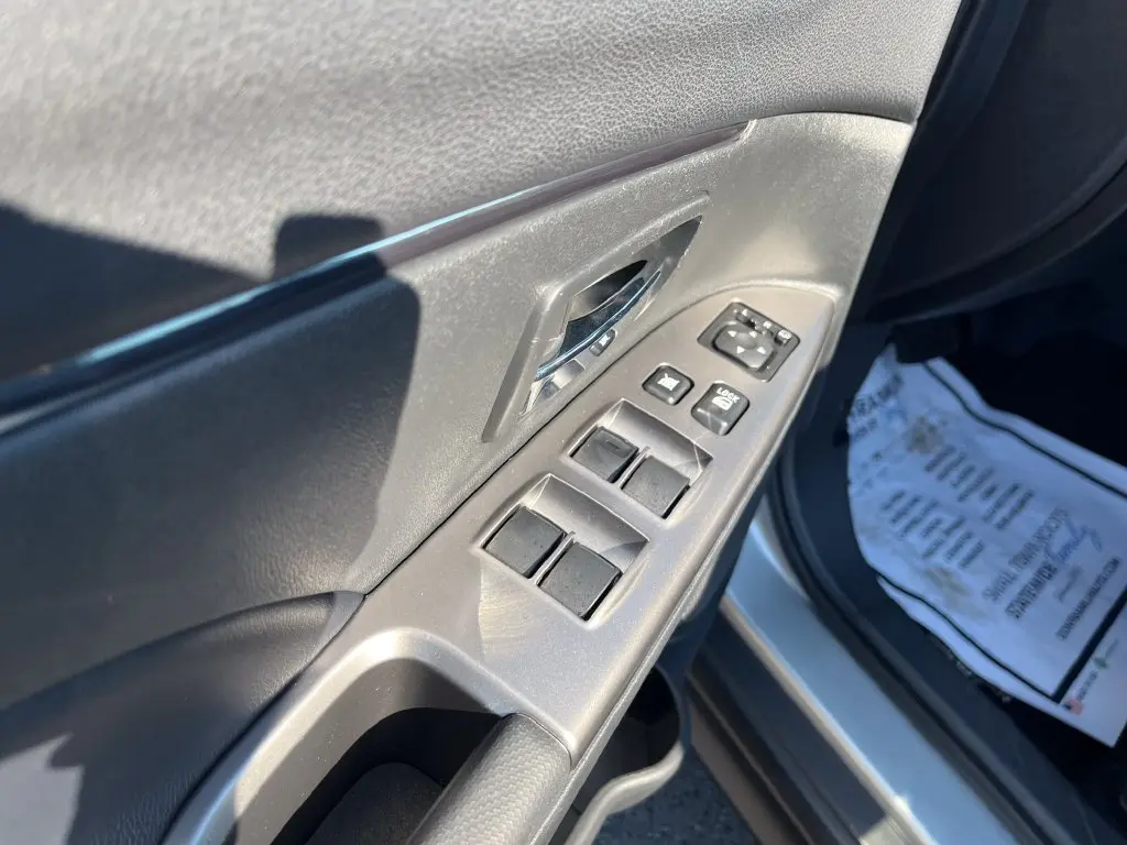2025 Mitsubishi Outlander - $20,975