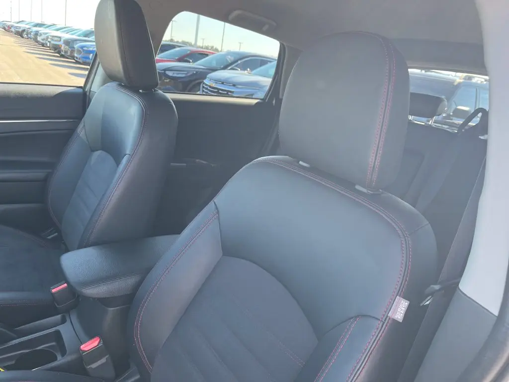 2025 Mitsubishi Outlander - $20,975