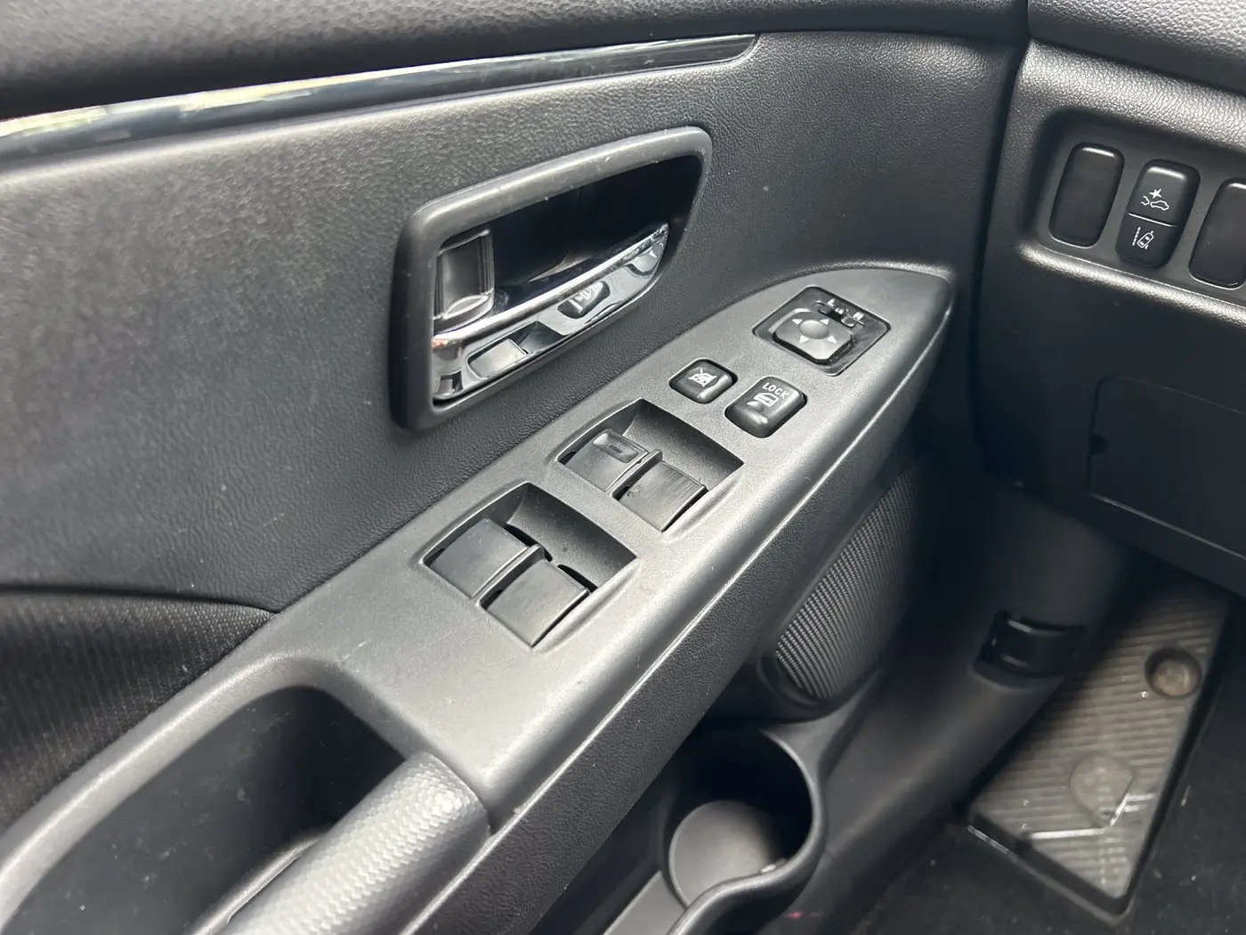 2026 Mitsubishi Outlander - $22,990