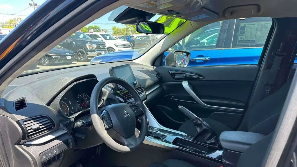 2023 Mitsubishi Eclipse Cross LE