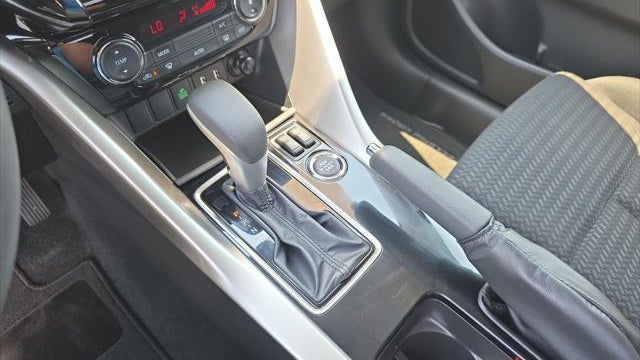2024 Mitsubishi Eclipse Cross LE