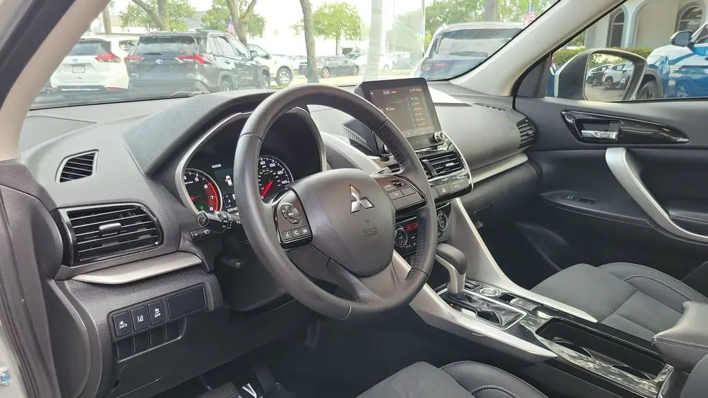 2023 Mitsubishi Eclipse Cross SE