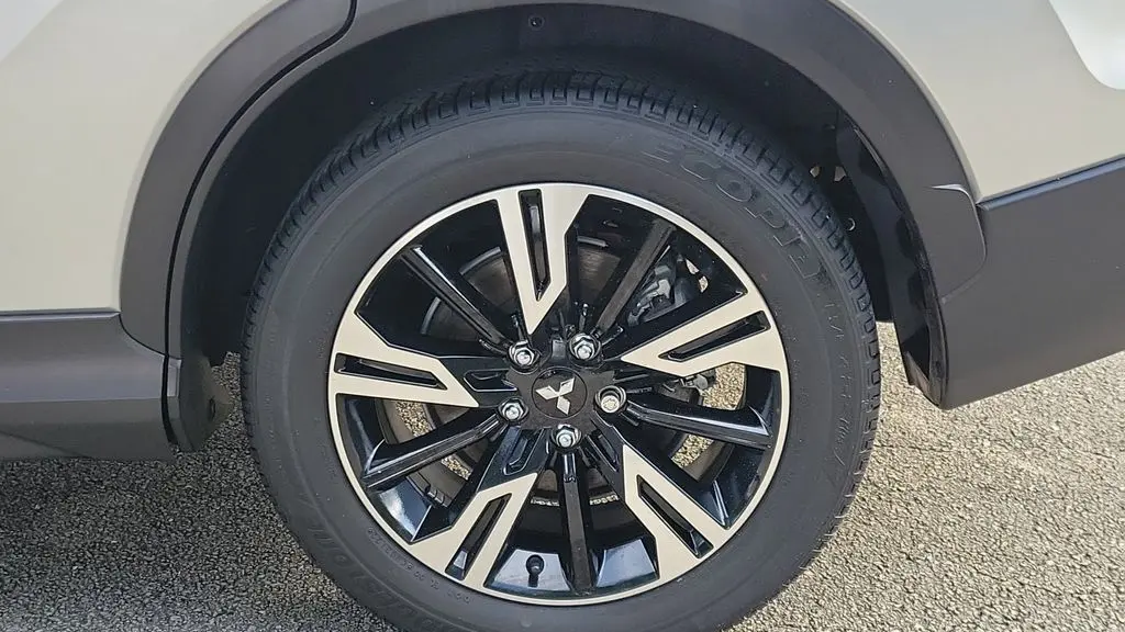 2023 Mitsubishi Eclipse Cross SE