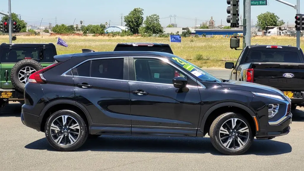 2023 Mitsubishi Eclipse Cross SE