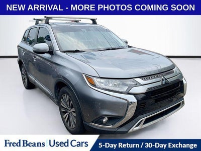 Photo of a 2020 Mitsubishi Outlander AWD SE 4DR SUV for sale