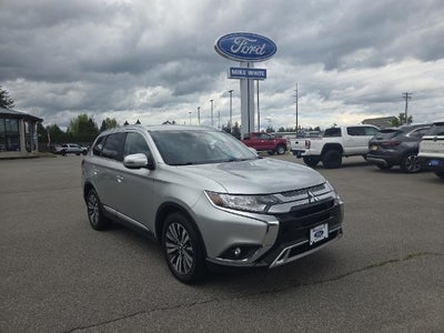 Photo of a 2020 Mitsubishi Outlander AWD SE 4DR SUV for sale