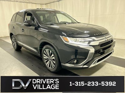 Photo of a 2020 Mitsubishi Outlander AWD SE 4DR SUV for sale