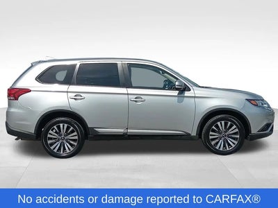 Photo of a 2020 Mitsubishi Outlander AWD SE 4DR SUV for sale