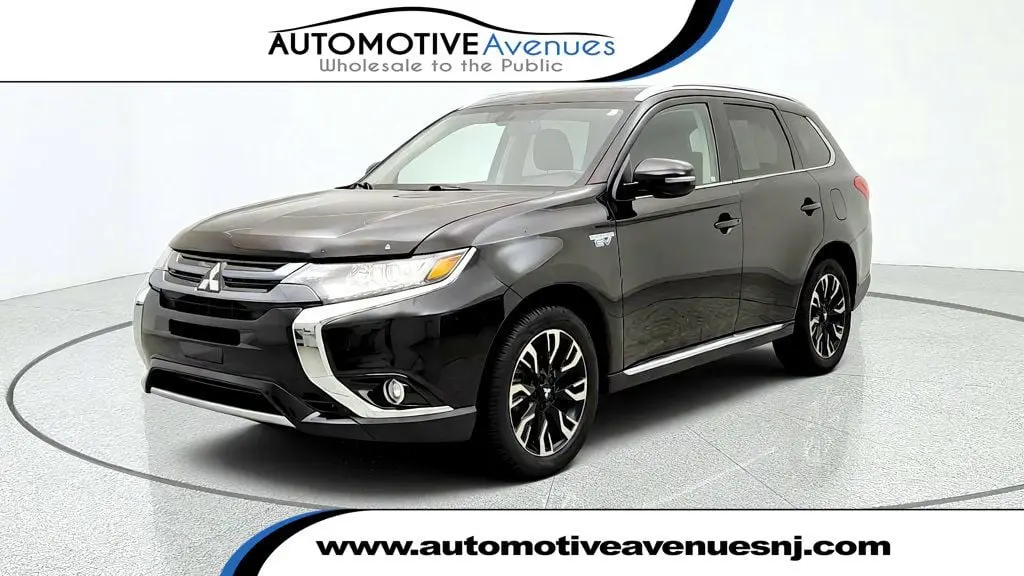 2018 Mitsubishi Outlander - $13,995