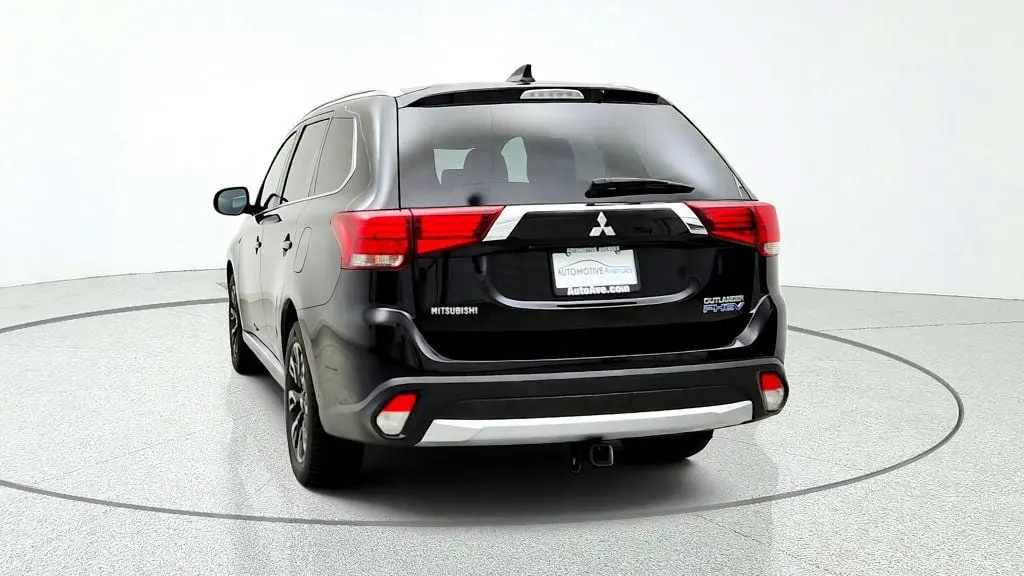 2018 Mitsubishi Outlander - $13,995