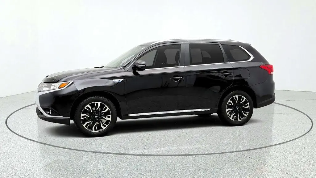 2018 Mitsubishi Outlander - $13,995