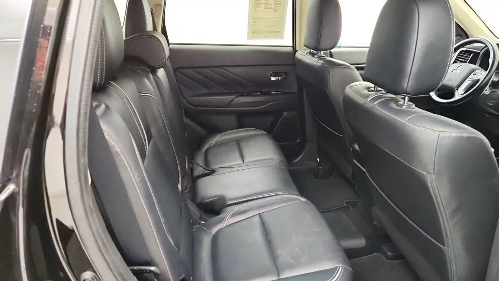 2018 Mitsubishi Outlander - $13,995