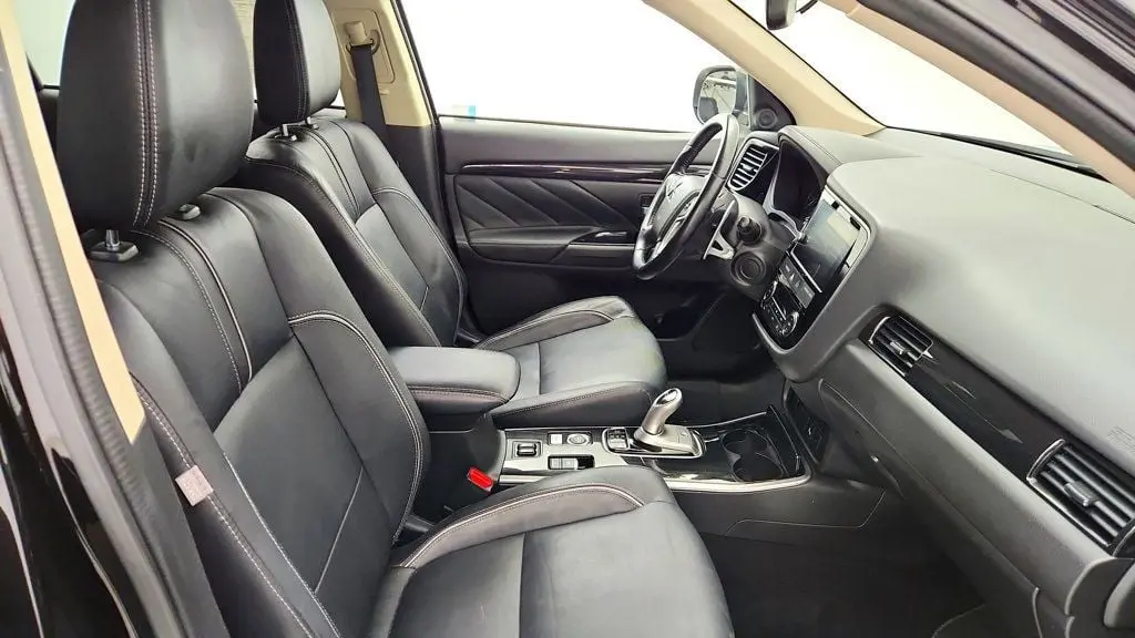 2018 Mitsubishi Outlander - $13,995