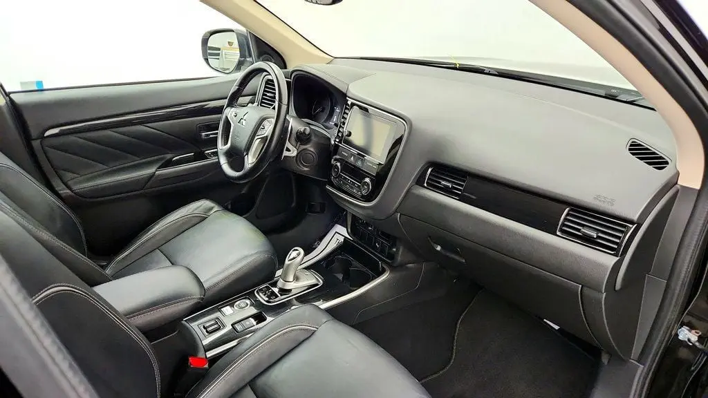 2018 Mitsubishi Outlander - $13,995