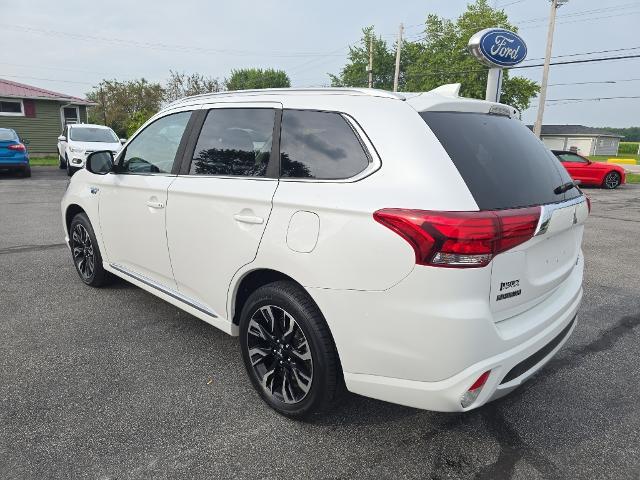 2018 Mitsubishi Outlander - $17,895