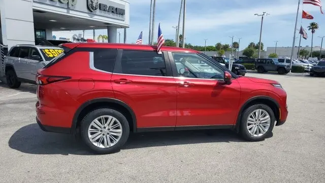 2023 Mitsubishi Outlander ES