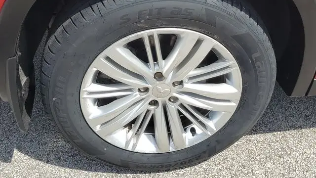2023 Mitsubishi Outlander ES