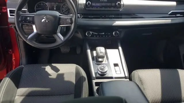 2023 Mitsubishi Outlander ES