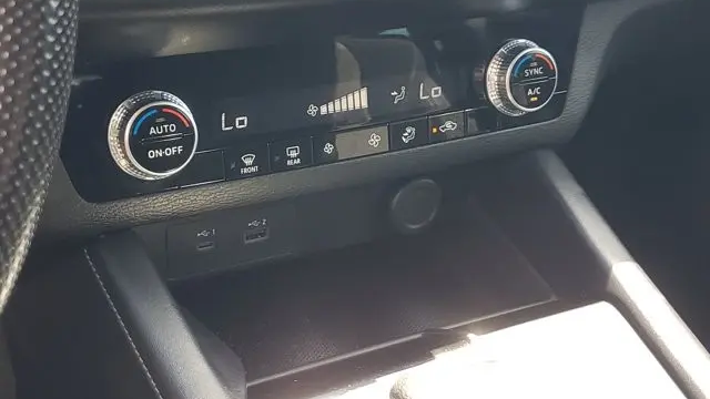 2023 Mitsubishi Outlander ES