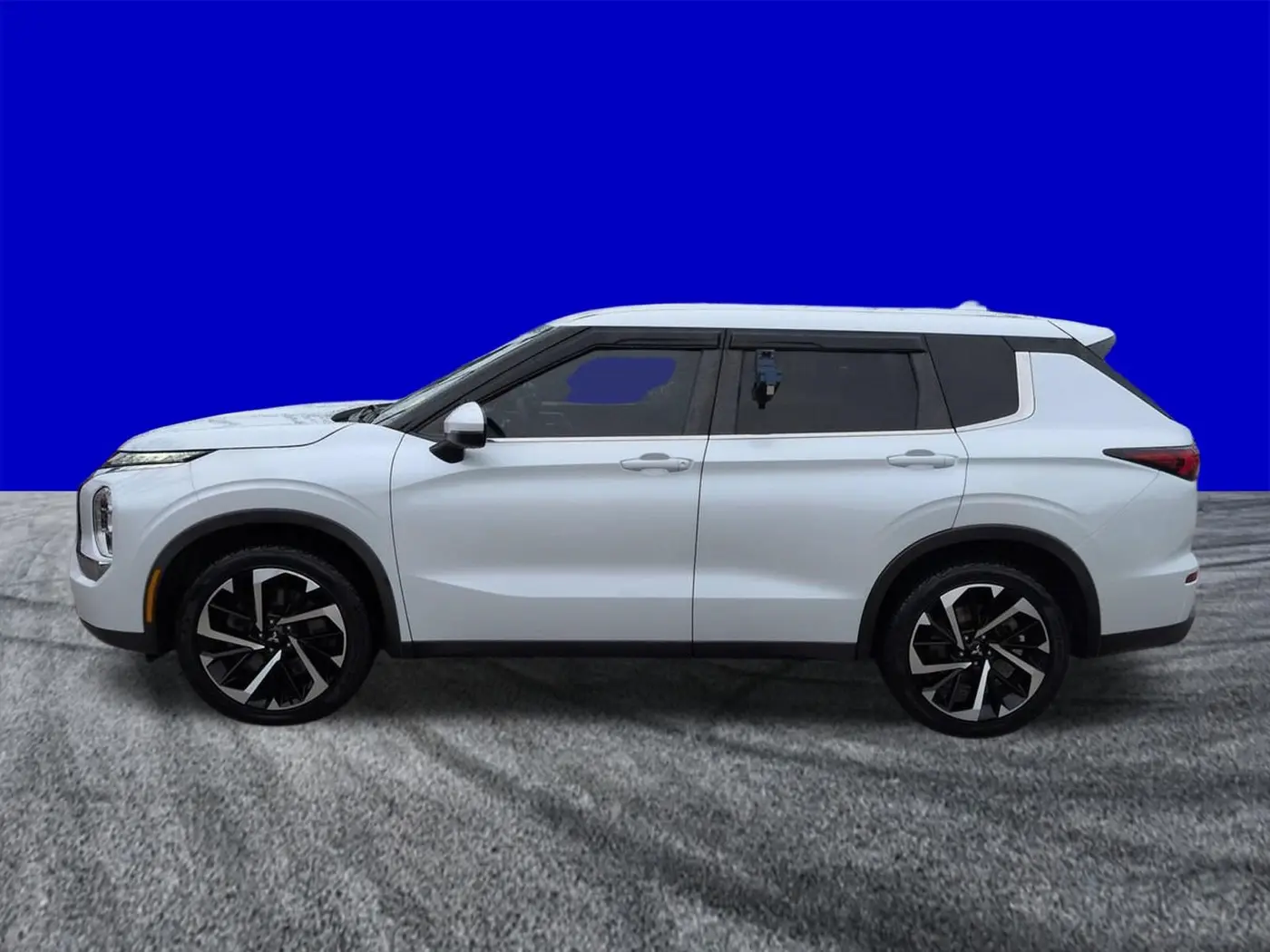 2022 Mitsubishi Outlander - $19,275