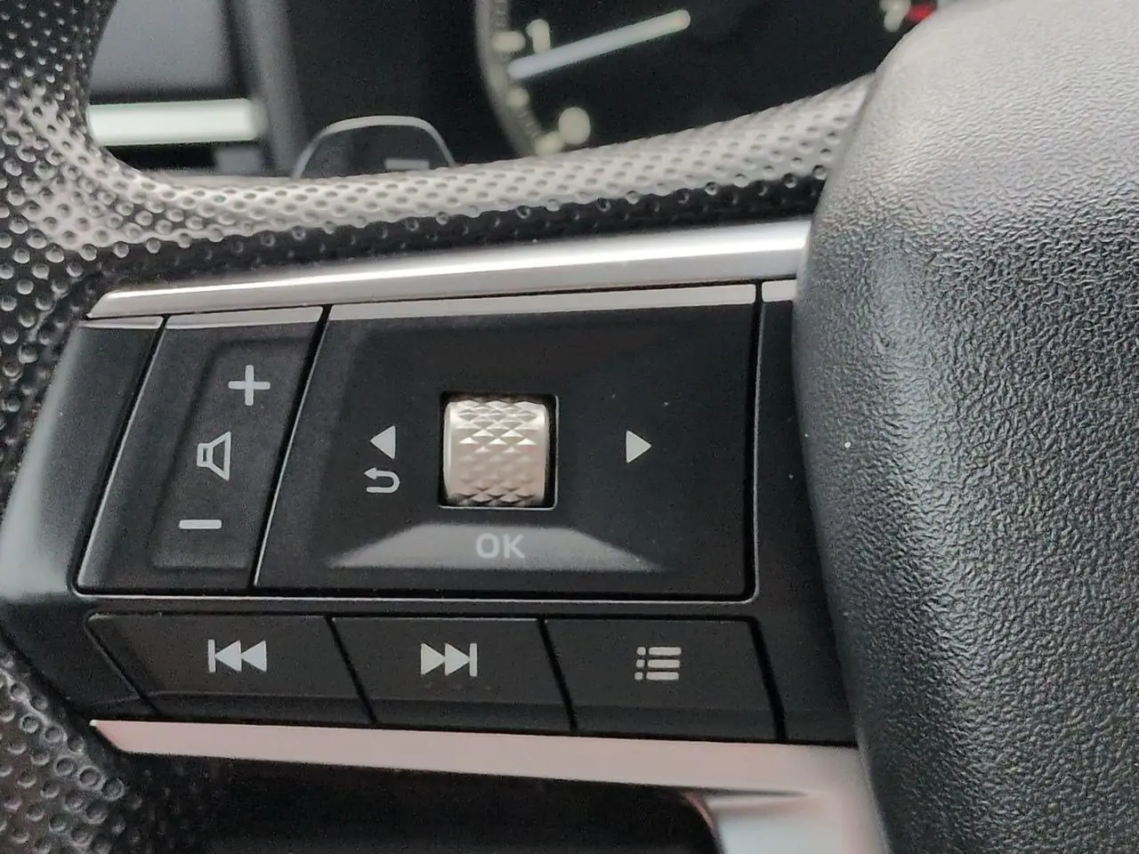 2022 Mitsubishi Outlander - $19,275