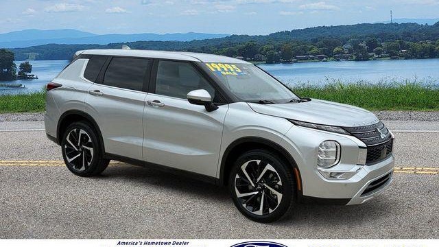 Preowned 2023 Mitsubishi Outlander SE for Sale