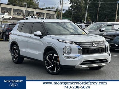 Photo of a 2023 Mitsubishi Outlander SE 4DR SUV for sale