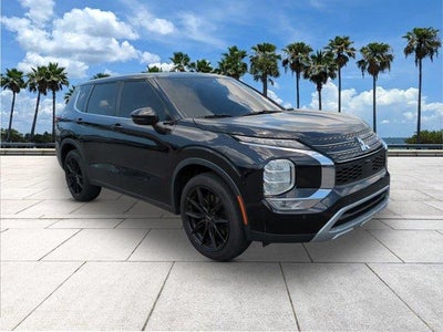 Photo of a 2022 Mitsubishi Outlander SE 4DR SUV for sale